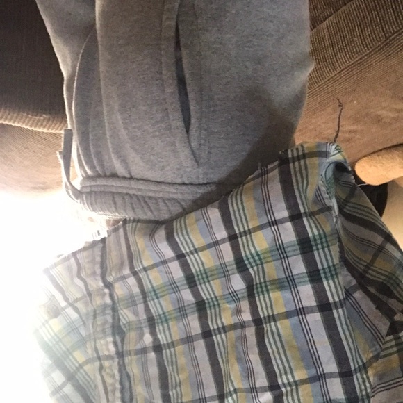 Tommy Hilfiger button down - Picture 3 of 3